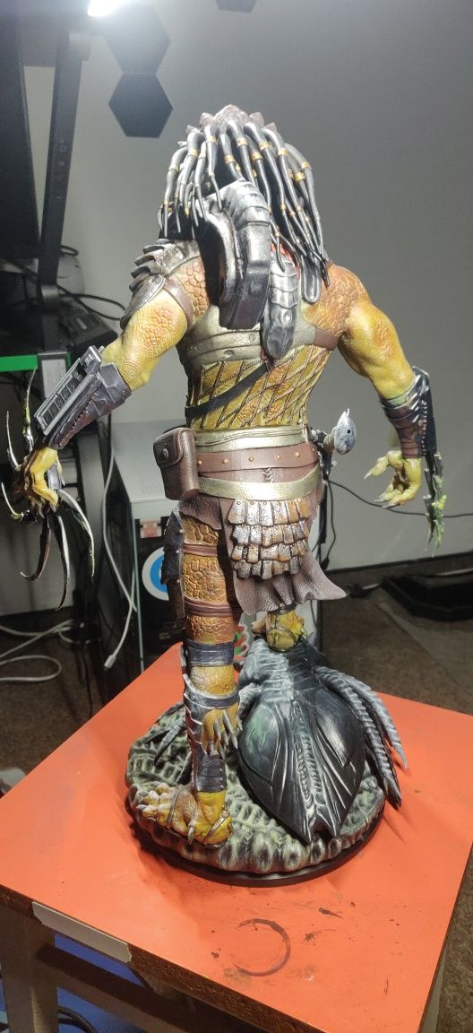 Figurină Predator pictată manual