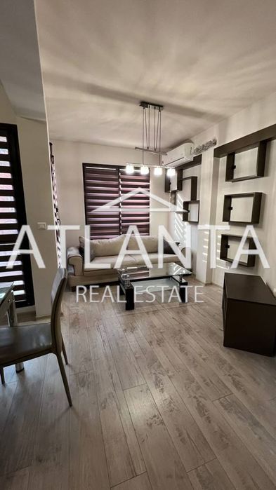 Дава се под наем Двустаен апартамент в Варна, Център - 60 кв.м за 510 € - Снимка #2