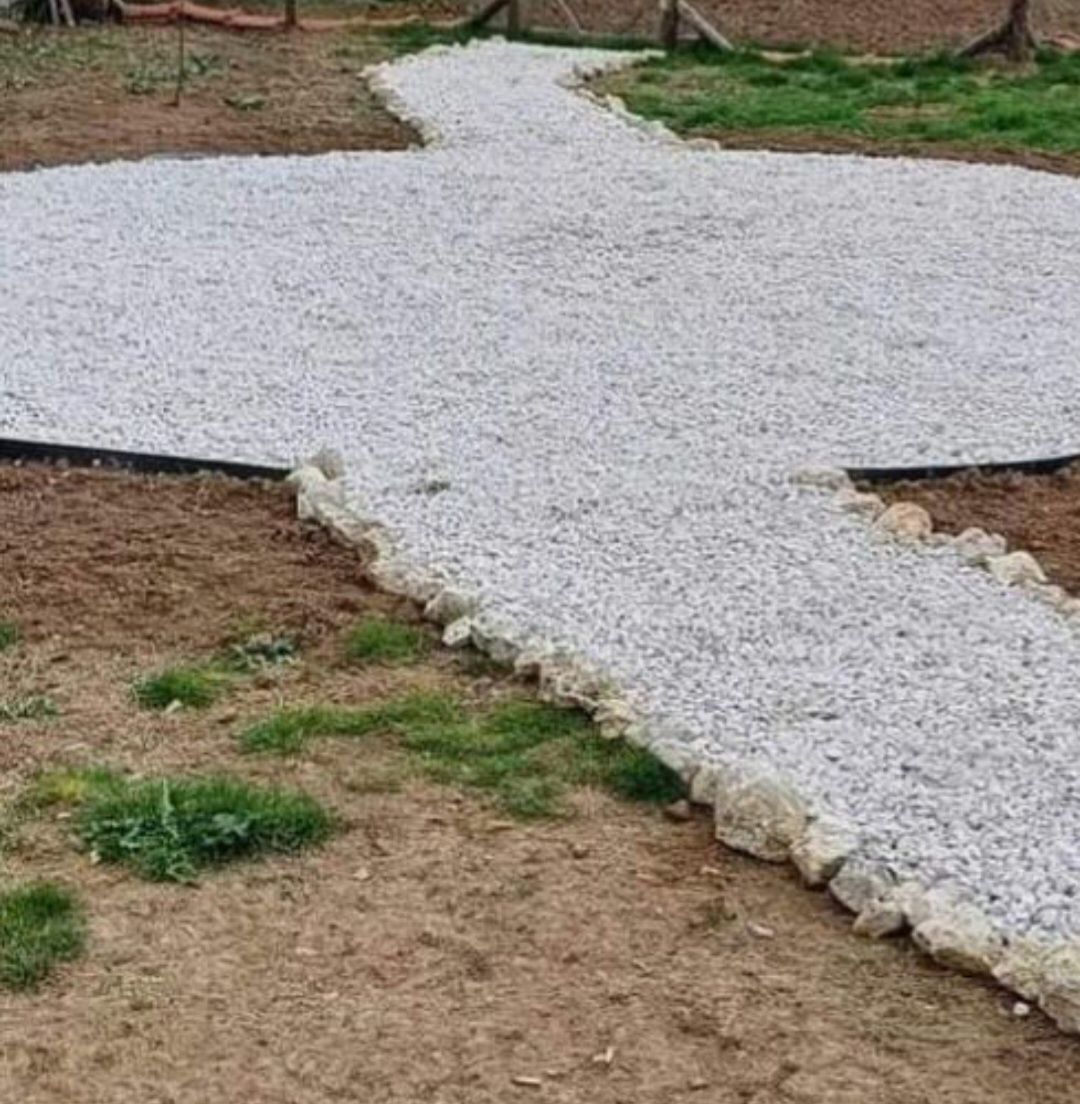 Уникален бял чакъл камъни за украса на градинки дворни площи