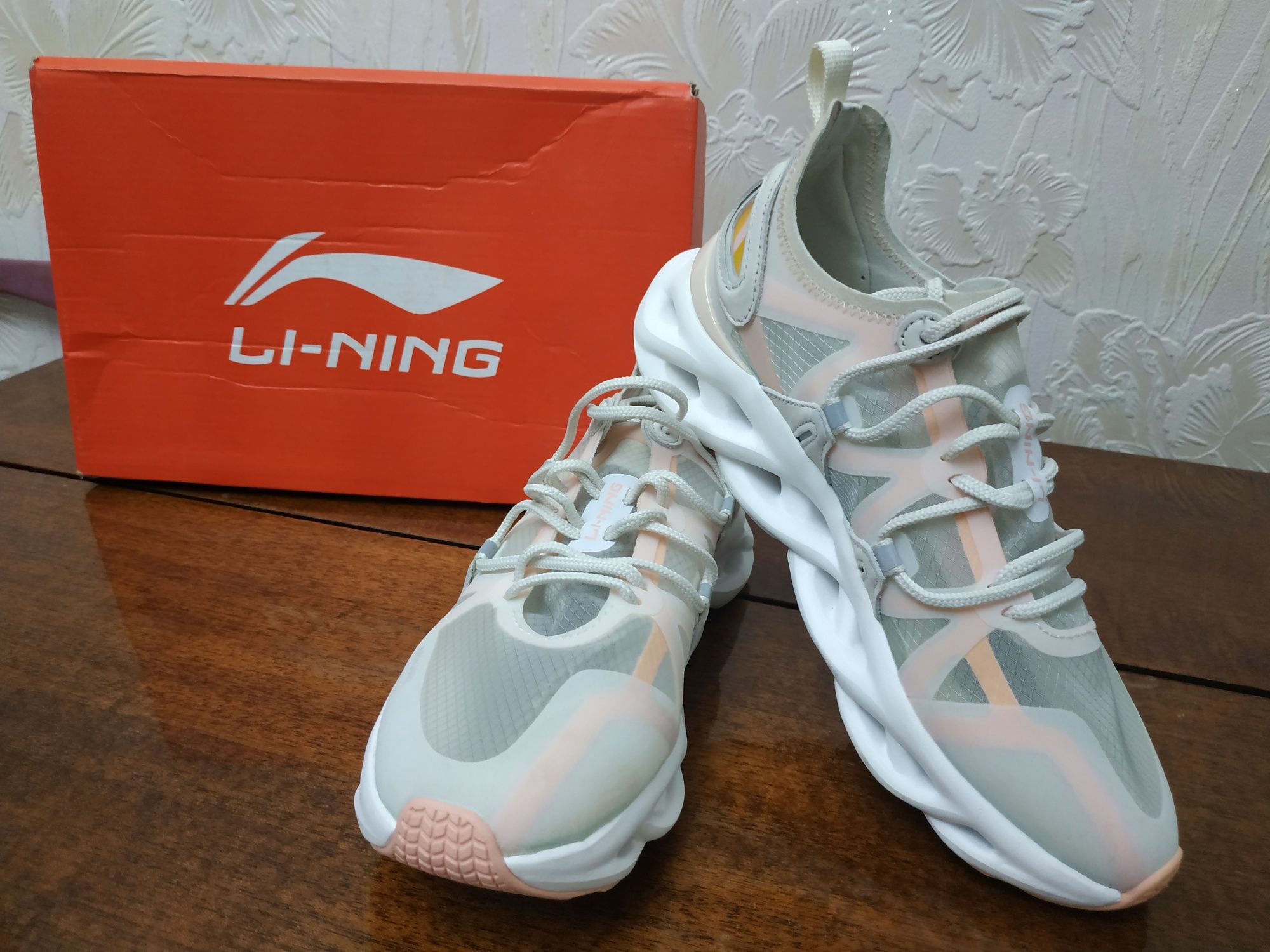 Li-ning женские кроссовки