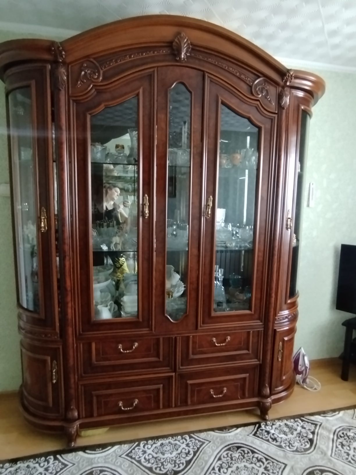 Продам шкаф из дерева