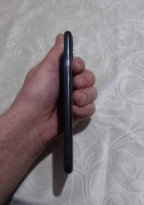 iPhone 11 pro  ideal sotiladi