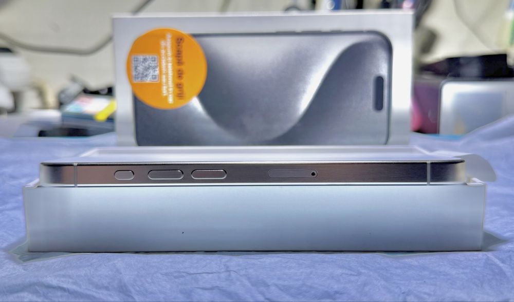 IPhone 15 Pro White titanium 128GB NOU ÎN GARANȚIE!!! USOR NEGOCIABIL