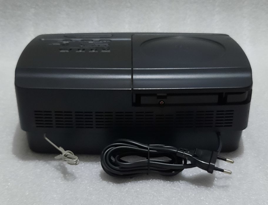 Radio cu ceas și CD player stereo Sony ICF-CD810