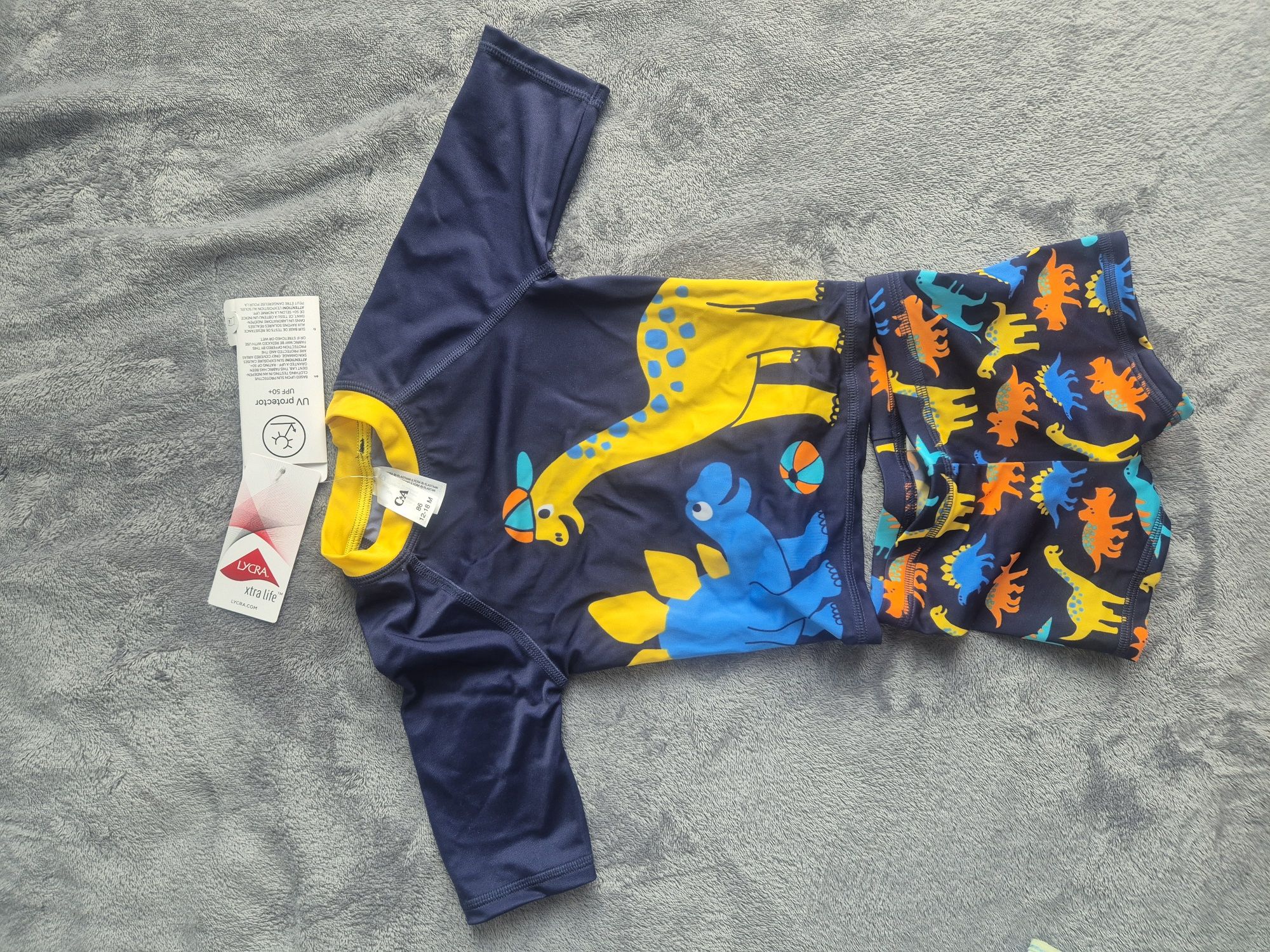 Vand costum de baie nou pentru copii,mărimea 86 C&A
