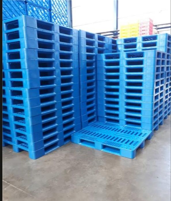 Евро-поддоны пластиковые. Размеры:1200×800×150. Цена: 355000 сум за шт