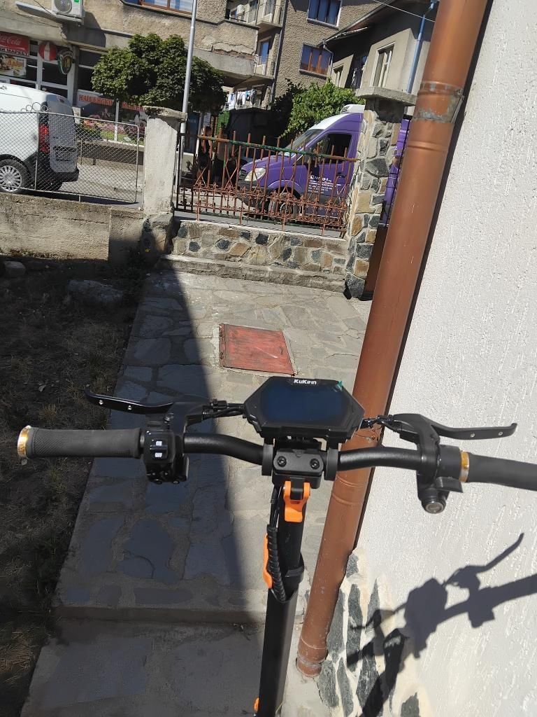 Продавам kukirin g2max