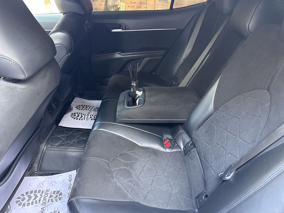 Toyota Camryг Hybrid 2.5, 2022 год, 42500 км пробег, Салон Алькантара
