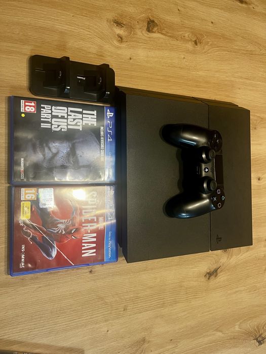 PS 4, 1 Tb , 1 controller