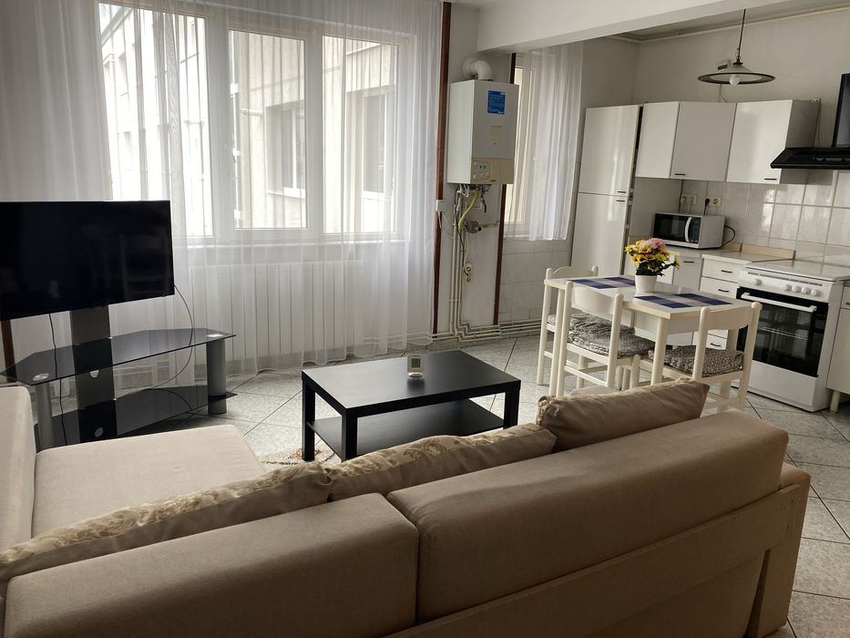 Inchiriez apartament