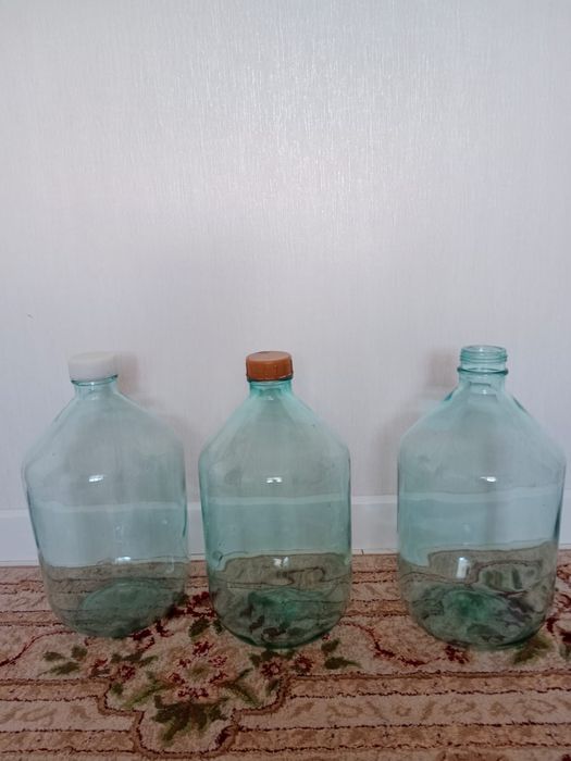 Продам банки 10 литровые