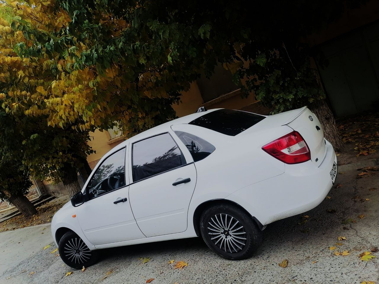 Lada Granta lux 2 pod