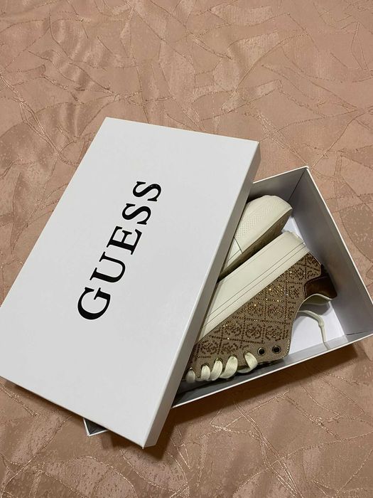 Tenisi Guess, noi, nepurtati