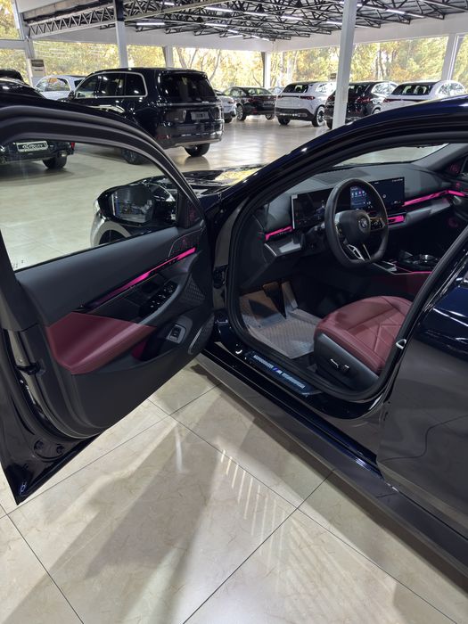 BMW I5 35L год 2025