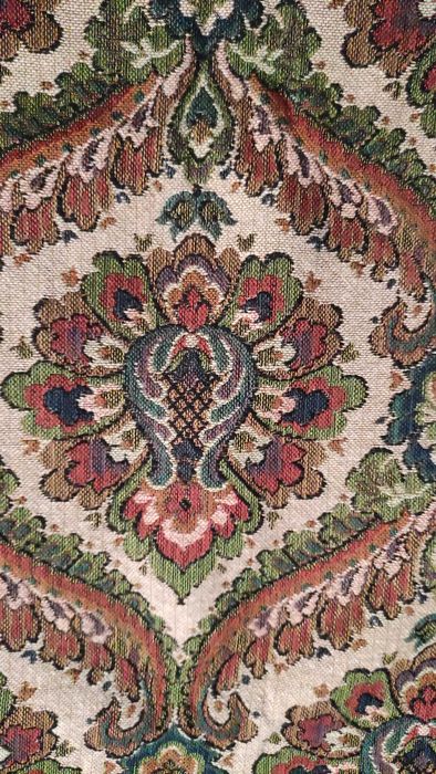 Неупотребявано жакардово покривало за легло или диван