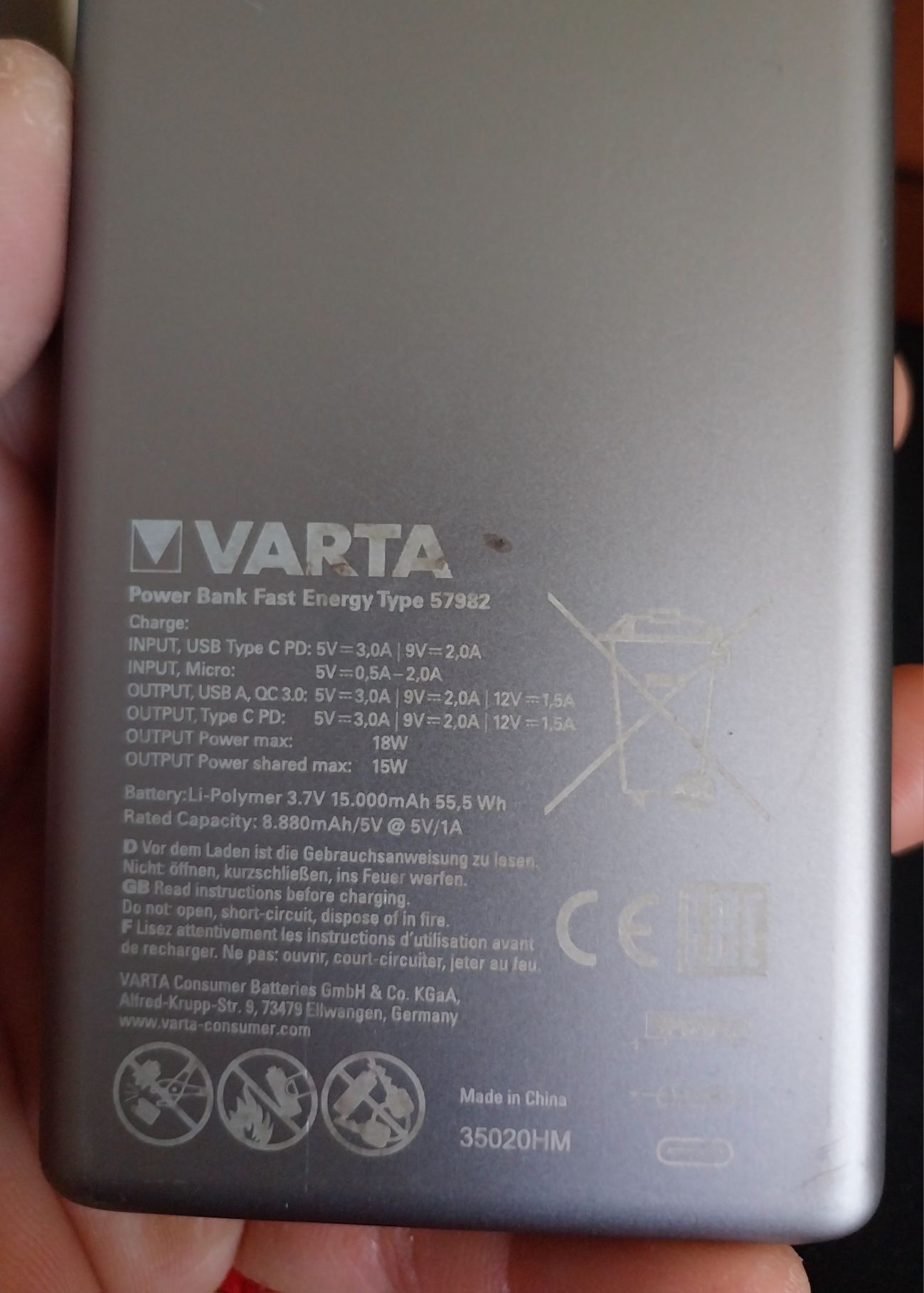 Acumulator extern varta 57982 fast energi 15000 mAh. 200lei