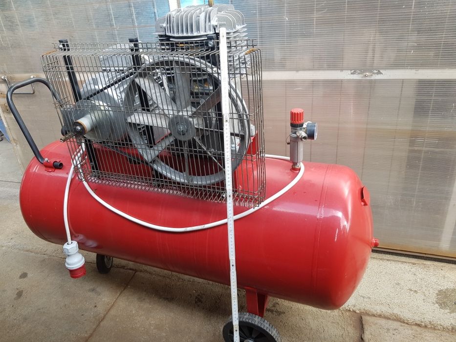 Compresor aer industrial piston butelie 270 litri vulcanizare vopsit l