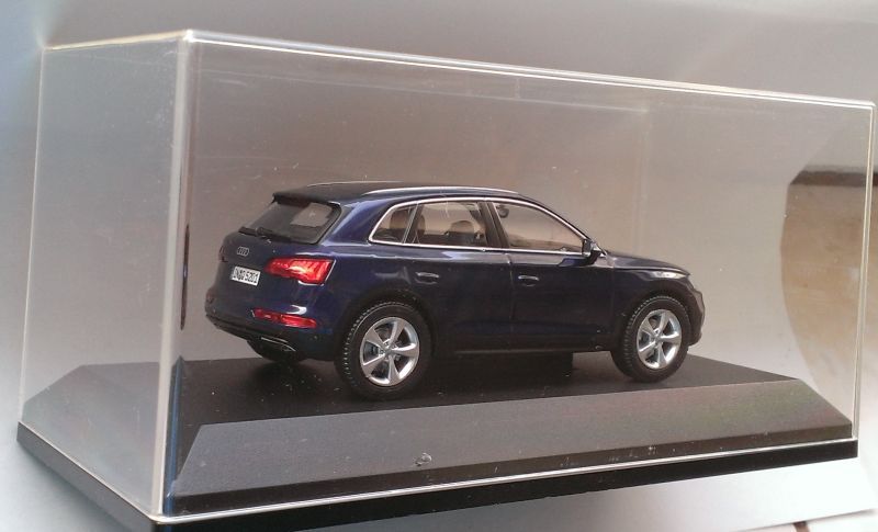 Macheta Audi Q5 MK2 albastru 2017 typ 80A - iScale 1/43