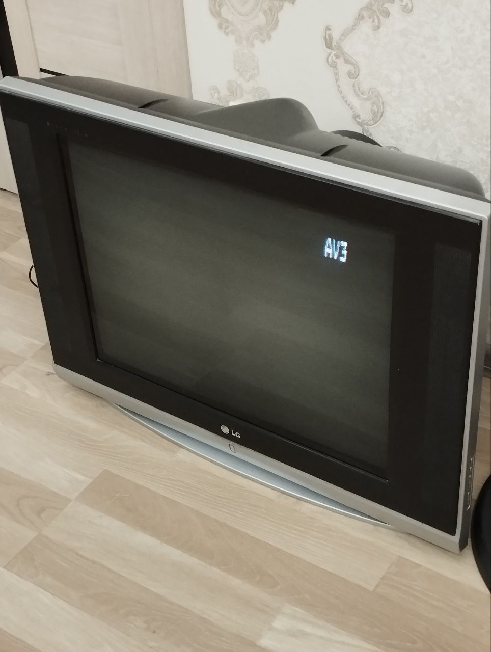 Продам телевизор LG диагональ 42