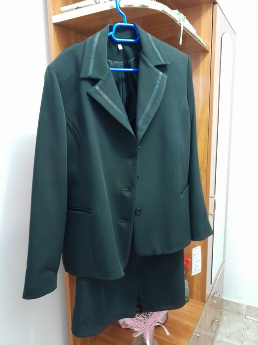 Costum taior negru  masura 56