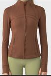Продам кроп-топ Lulu lemon