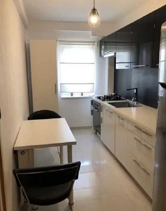 in CENTRU chirie Ap cu 2 camere pe`Calea`Bucuresti`la`K`F`C`