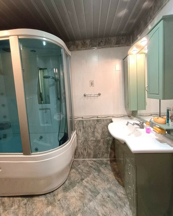 Тристаен апартамент в кв. Колю Фичето