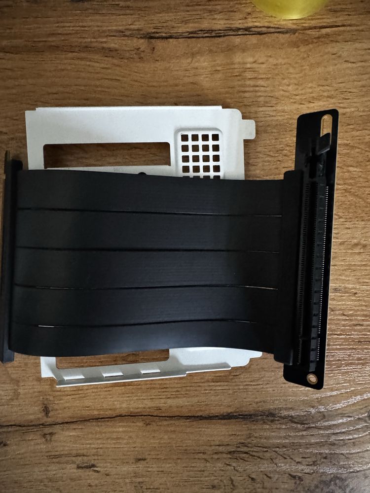 Raiser pcie 4.0 16x