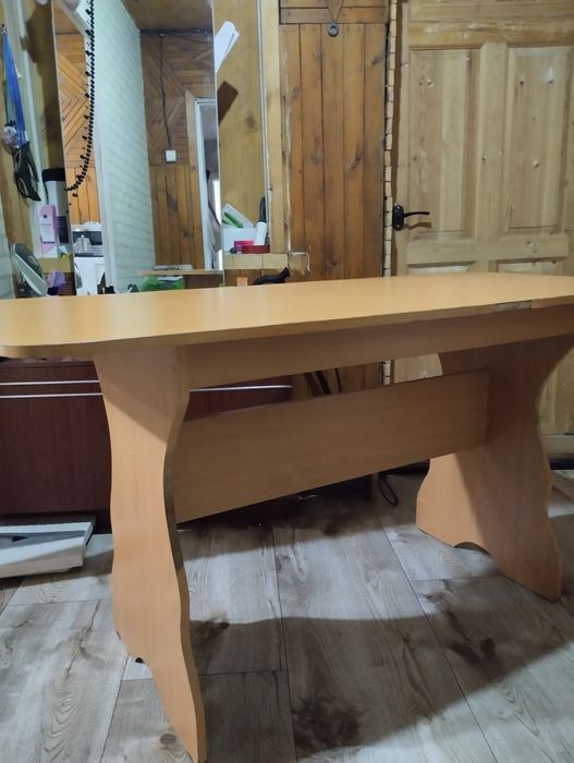 Кухонный стол б/у