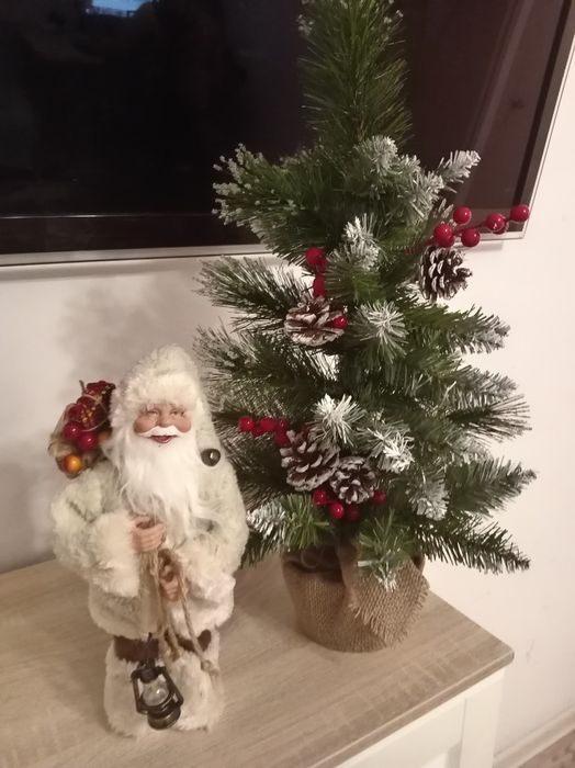 Новогодний набор: декоративная ёлочка 70 см + фигурка Деда Мороза 35 с