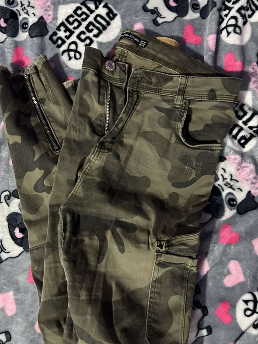 Vand Blugi panataloni etc second hand