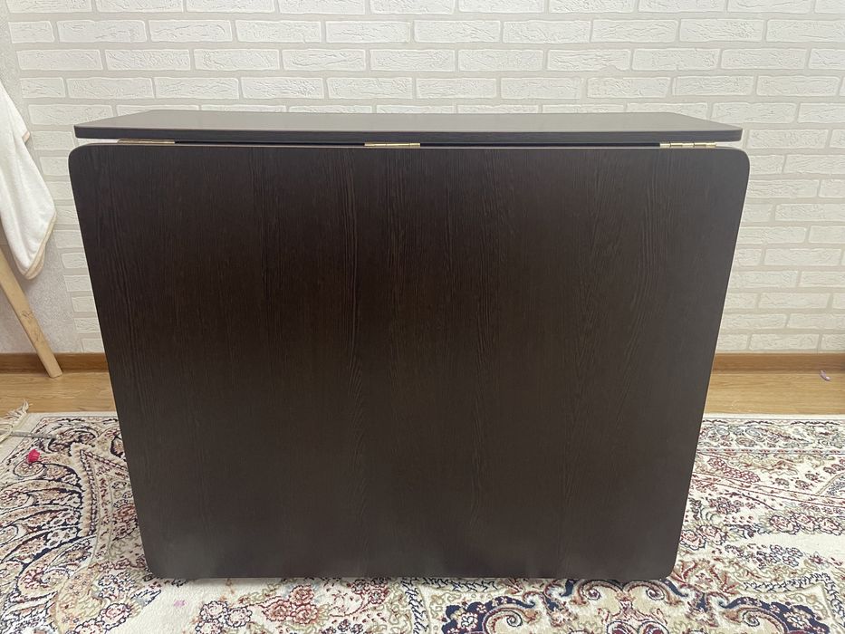 Стол, состояние как новое.