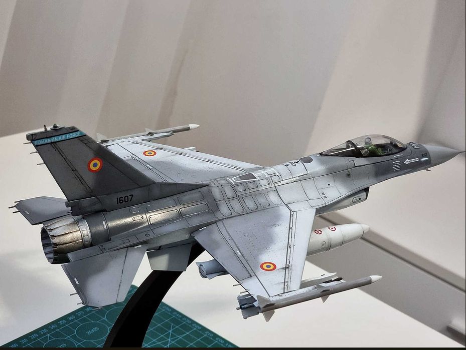 Avion F-16 A 1607 Romanesc scara 1:48