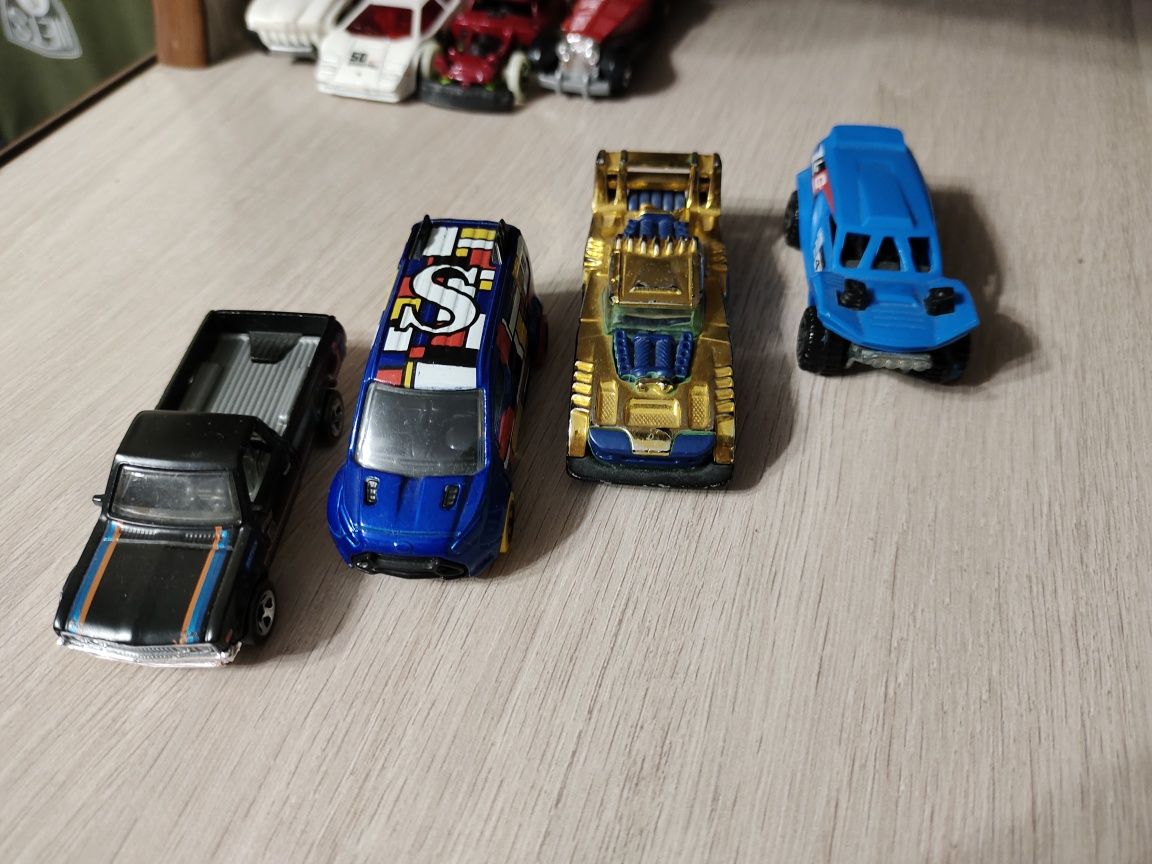 Машинки hot wheels