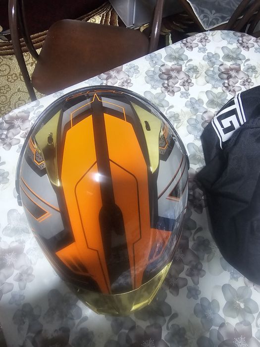 Прадаю шлем нове