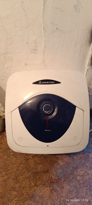 Водонагреватель Аристон