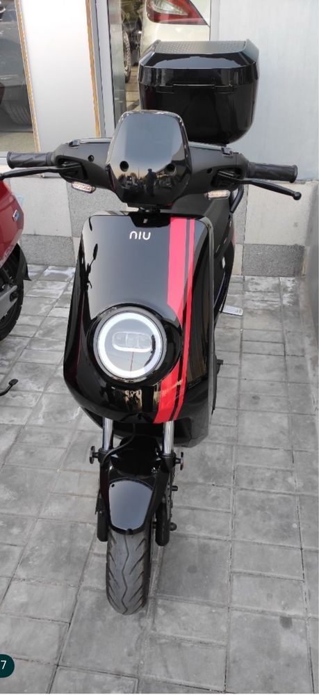 Продам электроскутер качественые фирменые бренд Niu