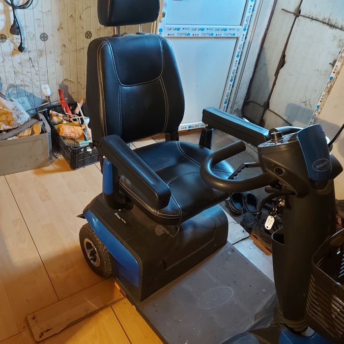 Vînd scooter electric cărucior pers.mobilitate redusă