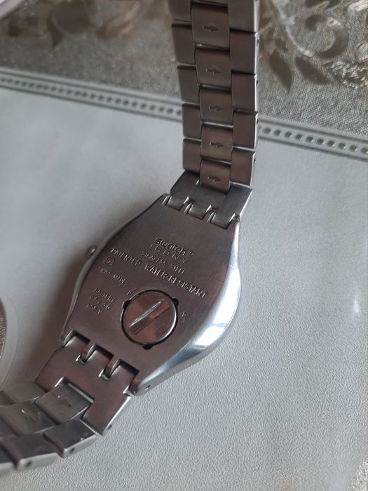 Продам часы Swatch