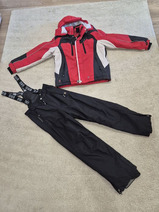 Ски екип за момче около 120, 130 см. Топло яке, панталон. Много запазе