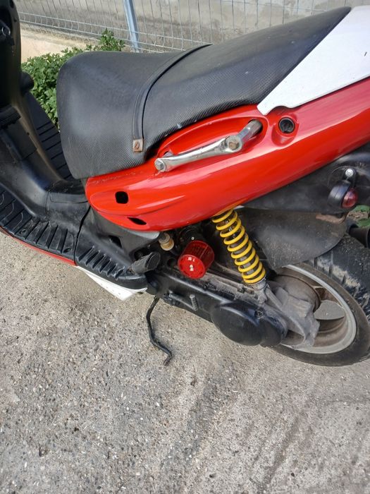 Scuter Suzuki 49cc