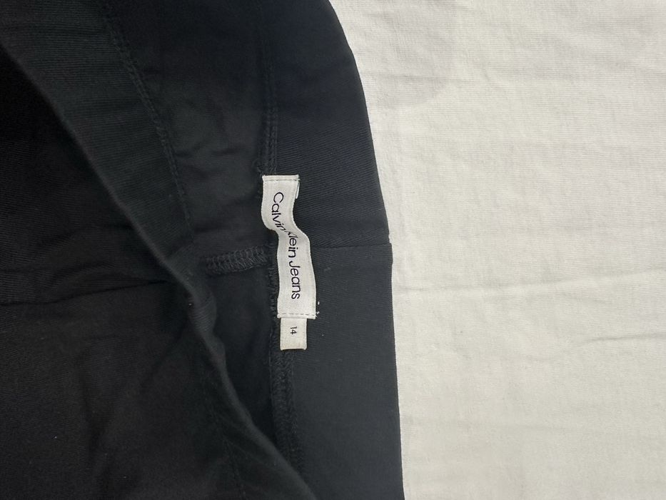 Къс Клин с тениска calvin klein и чанта