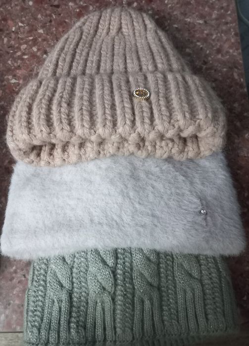 Шапки женские, тёплые