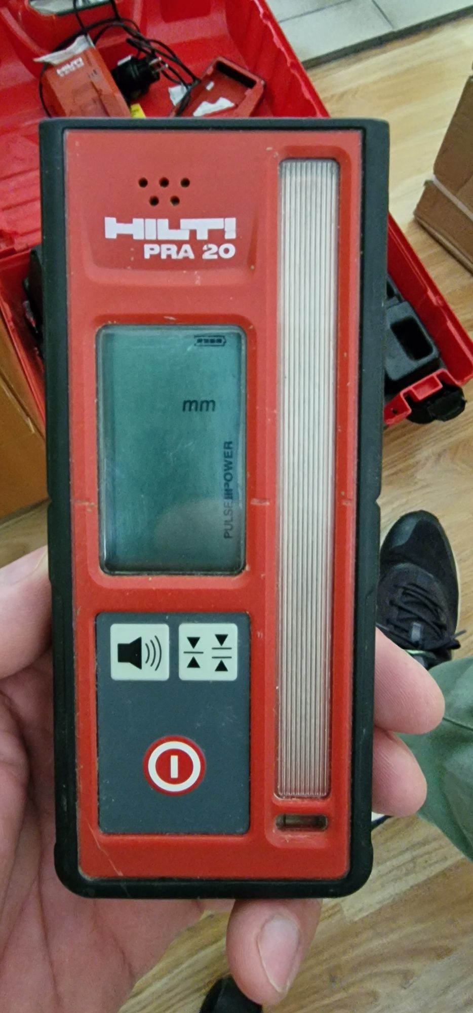Ротационен лазерен нивелир Hilti PR 2-HS