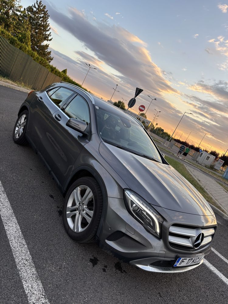 Mercedes Benz GLA 220 4Matic