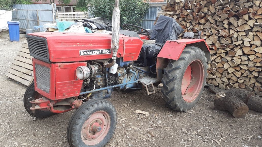 Tractoraș 445 caută stăpân