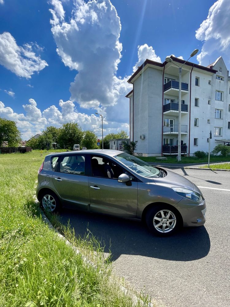 RENAULT SCENIC 3- 1.5 DCI -Diesel Navigatie Klima 2011 Euro 5