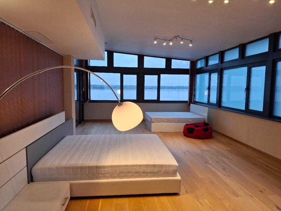 PENTHOUSE LUX -stațiunea Mamaia- vedere panoramica lac si Marea Neagra