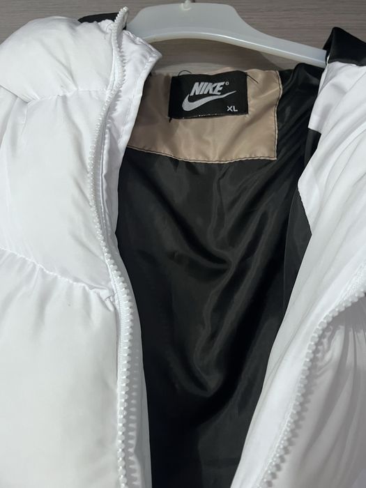 Vand geaca nike