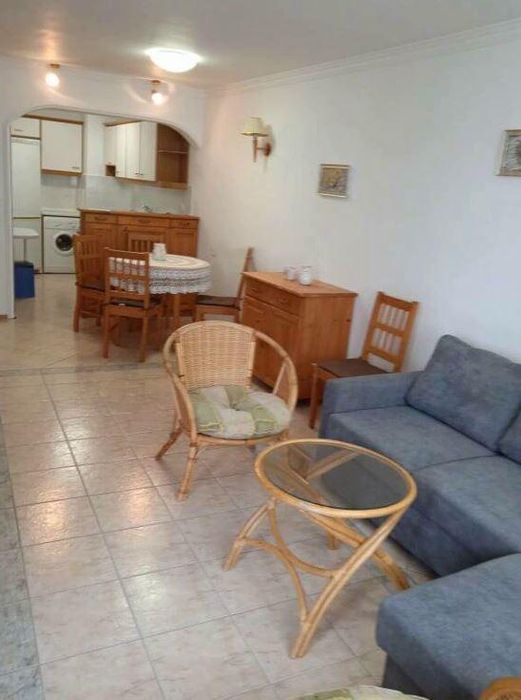 Дава се под наем Двустаен апартамент в Бургас, Лазур - 62 кв.м за 408 € - Снимка #1